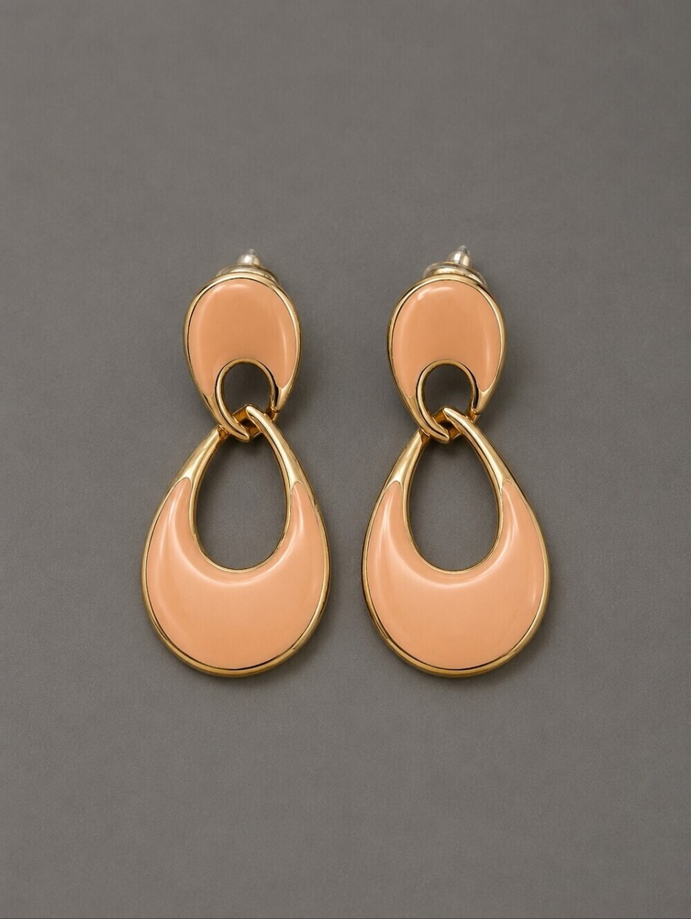 3/$30 VTG 1980s peach enamel creole teardrop dangle post earrings